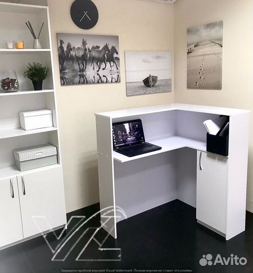 Стойка ресепшн