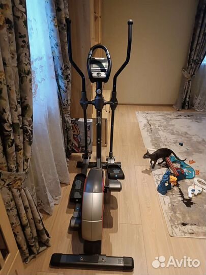 Эллиптический тренажер е200