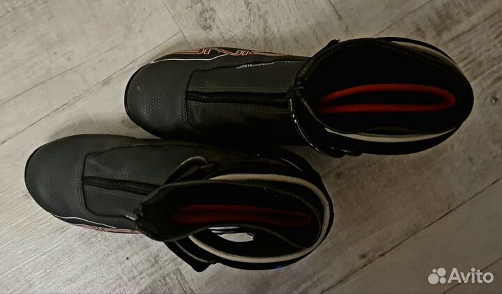 Лыжные ботинки с фиксацией голеностопа