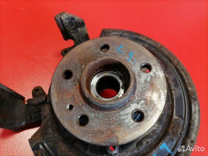 Цапфа задняя левая Mercedes-Benz M-Class W163