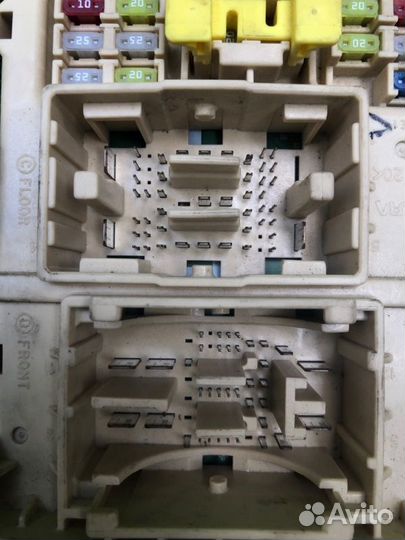 Блок предохранителей Hyundai Solaris HCR G4FG 2017