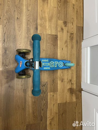 Самокат и шлем micro