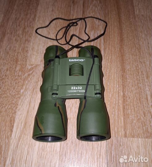 Бинокль Tasco 22x32