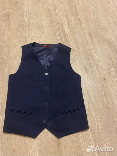 Темно -синий жилет.152 рост.Для школы