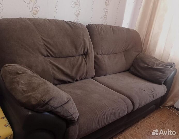 Кожаный диван бу