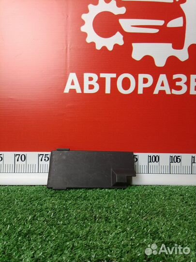 Крышка блока предохранителей Volkswagen Passat B6