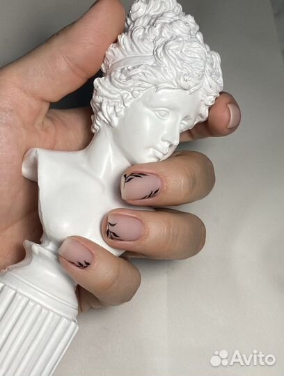 Маникюр; педикюр; брови