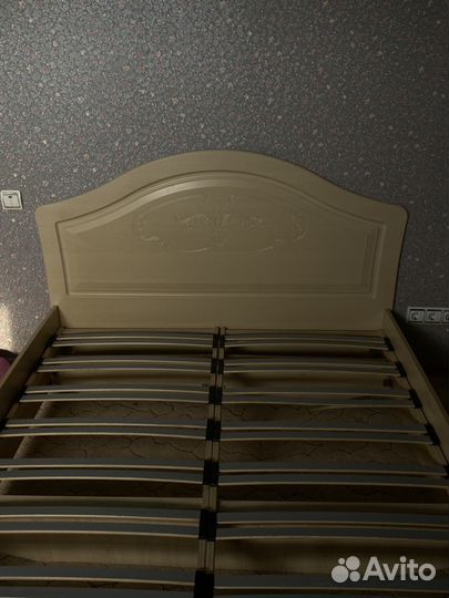 Кровать двухспальная 140 200 бу