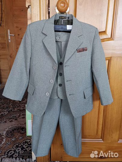 Костюм тройка для мальчика 104