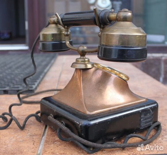 Антикварный телефонный аппарат (телефон )