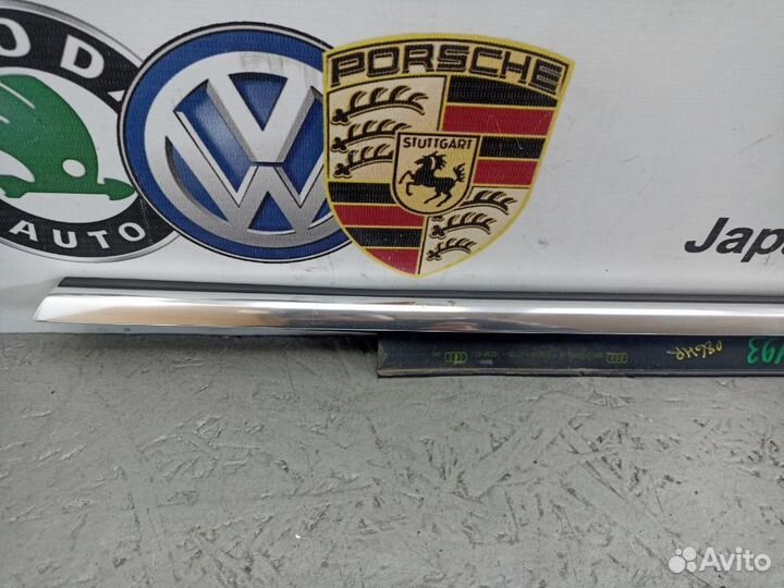 Молдинг стекла задний правый Audi A6 С7 3.0 CGW