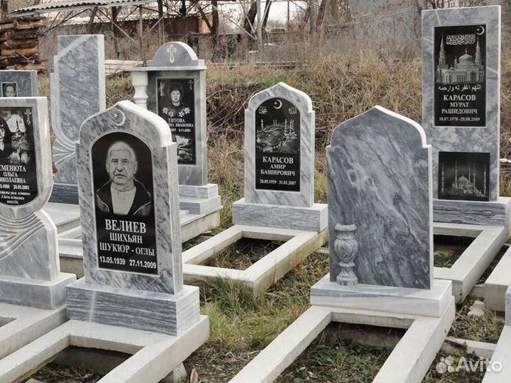 Памятники из мрамора и мраморной крошки,щебень