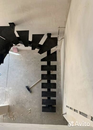 Лестничиный металлокаркас