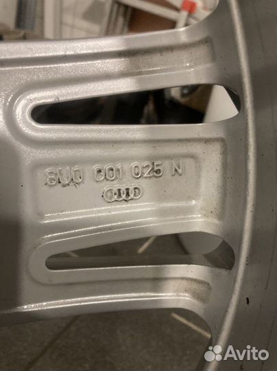 Audi Q3 RSQ3 R18 оригинал комплект