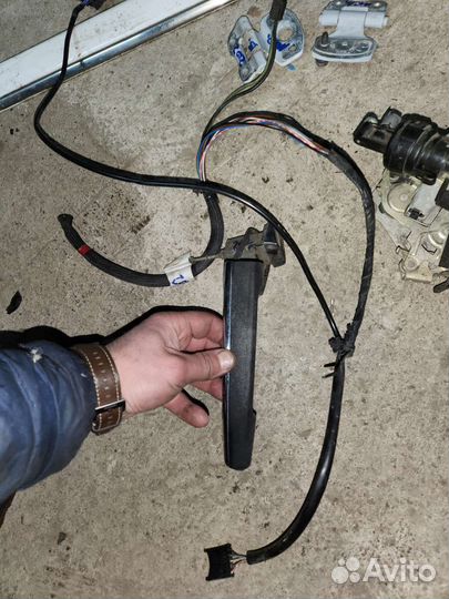 Ручка водительская наружняя на мерседес 202