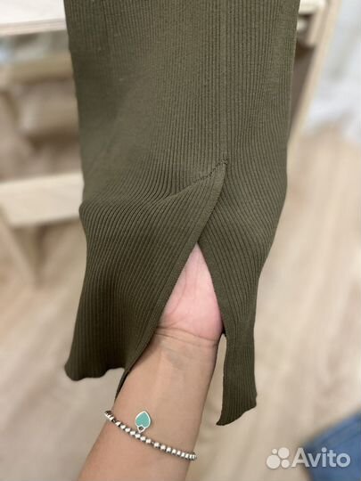 Штаны клеш с разрезами сзади