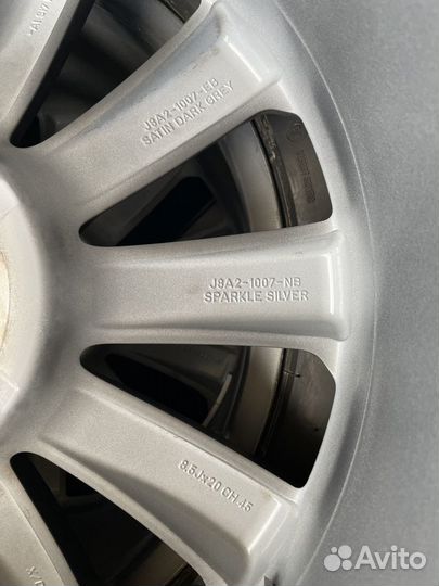 Оригинальные колеса на Range Rover Velar R20