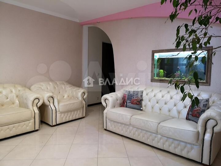 4-к. квартира, 107,8 м², 8/9 эт.