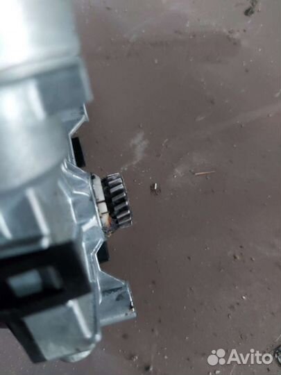 Моторчик Люка на Audi A8 Д3