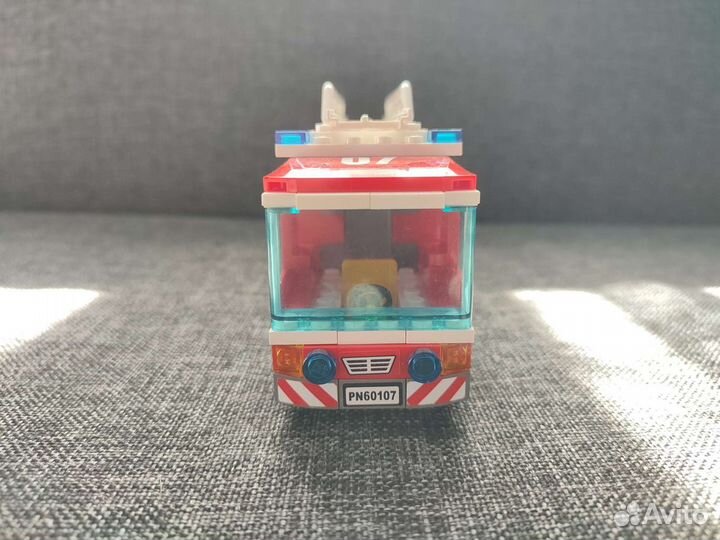 Lego City, Пожарные. Внутри 3 набора. Обновлено