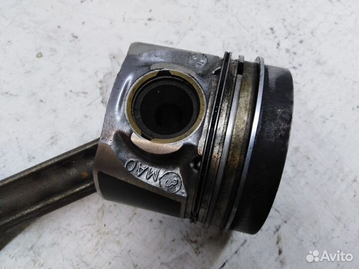 Поршень с шатуном Ауди Bora A4