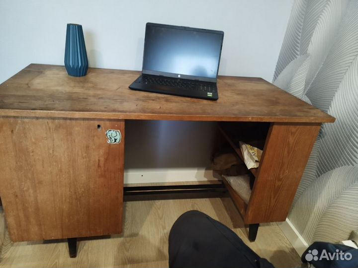 Письменный стол