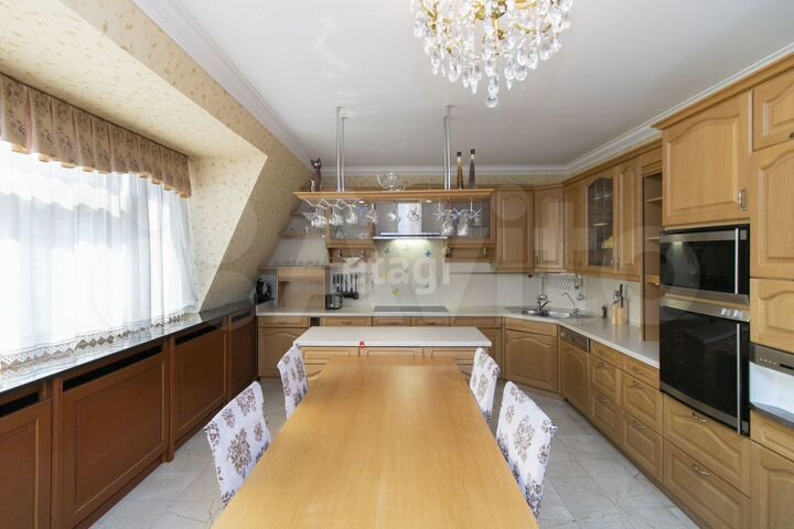 4-к. квартира, 179,8 м², 7/8 эт.