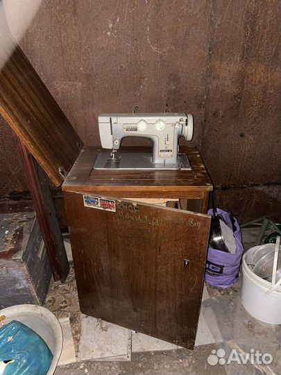 Швейная машина Чайка 3