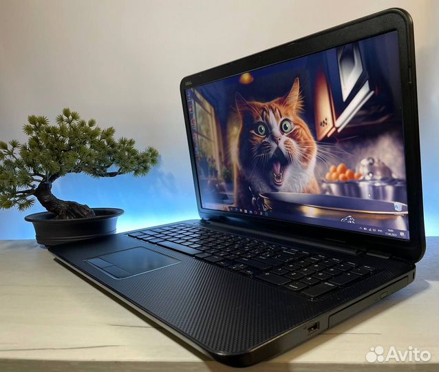 Мощный ноутбук dell 12 Gb i3 SDD 17''