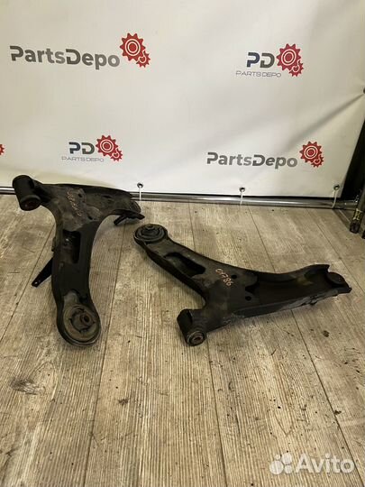 Рычаг передний левый/правый Suzuki Grand Vitara