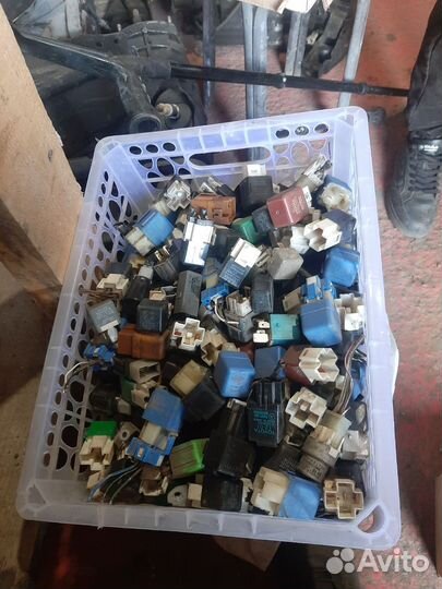 Реле, предохранители