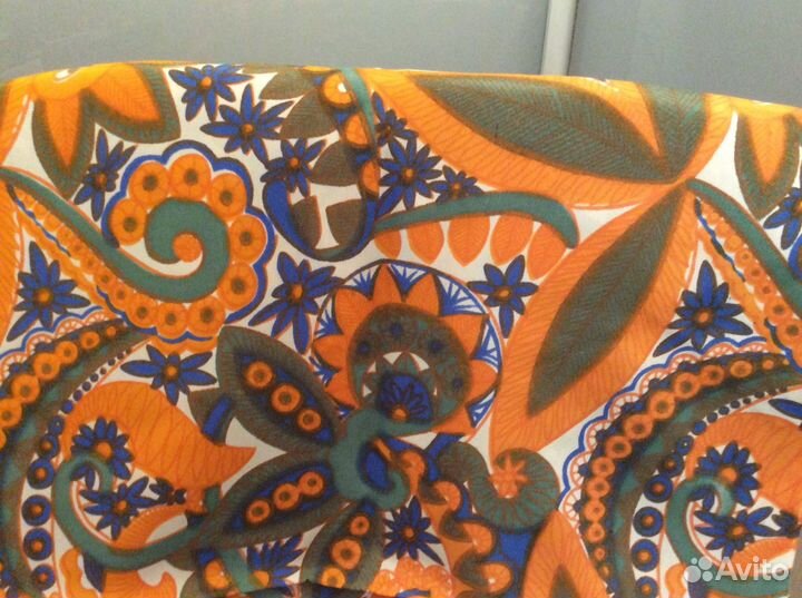 Шелк яркий плотный дл 123 см ш 1м