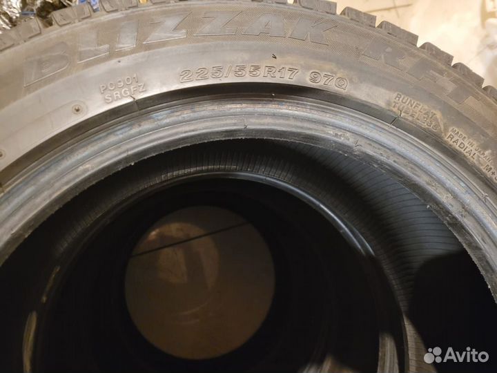 Bridgestone Blizzak RFT 225/55 R17