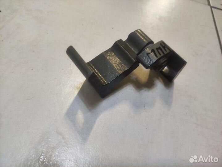 Петля двери передней правой нижняя Audi A6 C7 4G5