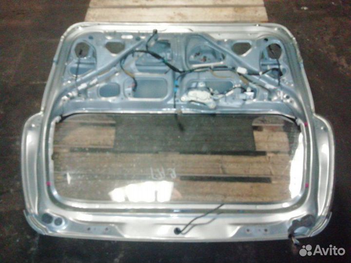 Крышка багажника задняя Toyota Gaia