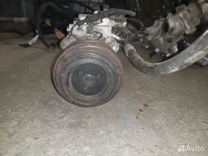 Компрессор кондиционера Киа соренто 2009г. 2.5 crd