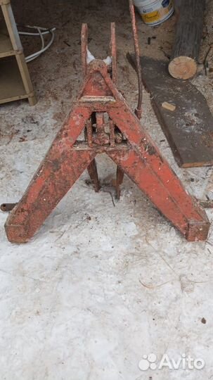 Угольник на т150