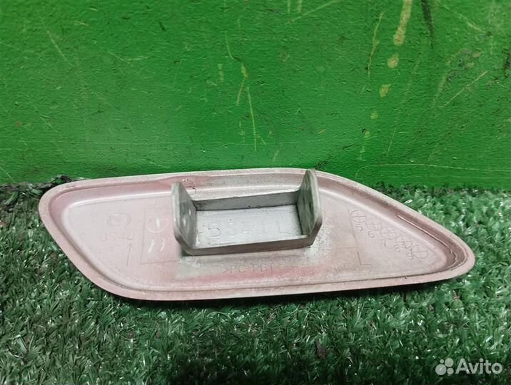 Крышка форсунки омывателя фар левая Mazda 3 (BK)