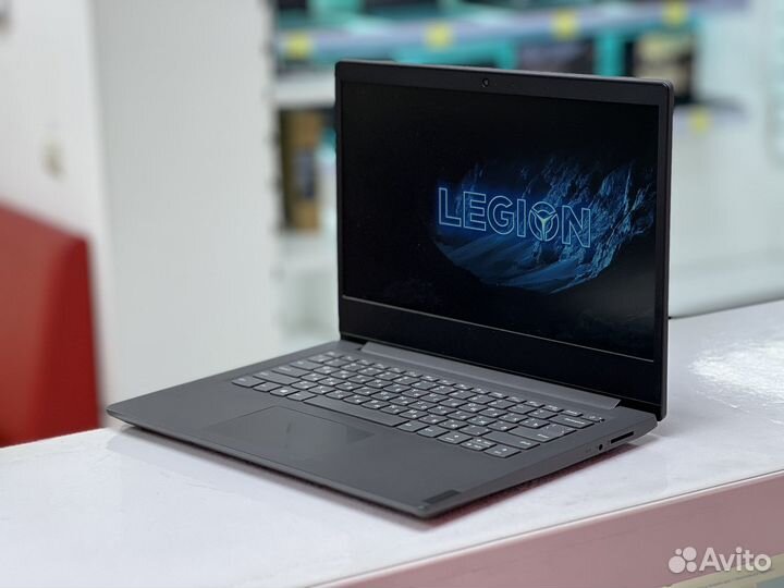 Свежий ноутбук lenovo/fullHD/SSD