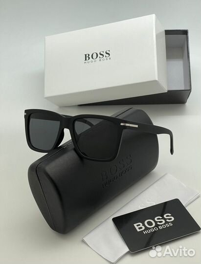 Солнцезащитные очки Boss