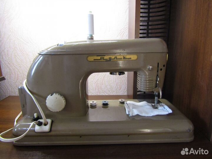 Швейная машинка 