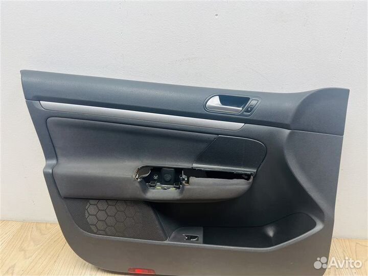 Обшивка двери передняя левая Volkswagen Jetta 5