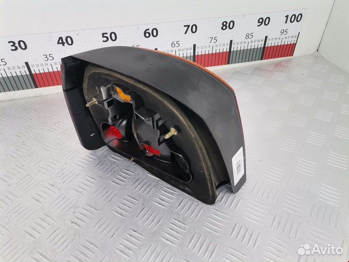 Фонарь задний для Volkswagen Golf 3 1H6945111