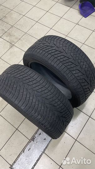 Yokohama BluEarth Winter V905 295/40 R21 111V