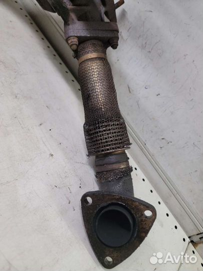 Коллектор выпускной VW Passat B5 AKN 2.5 Dizel