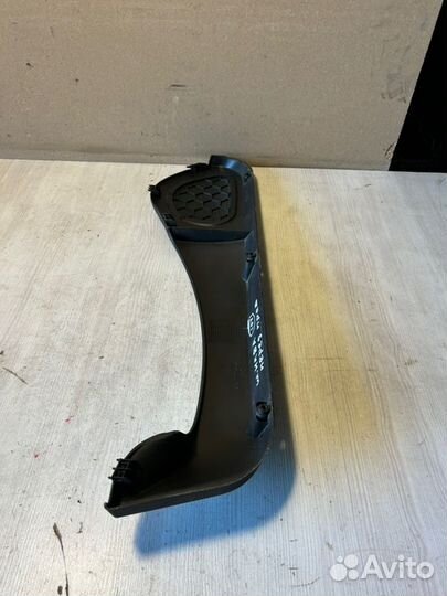 Обшивка двери передняя правая Chevrolet Niva 2020