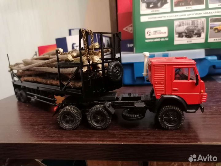 Модель грузовика камаз-5410 с полуприцепом лесовоз