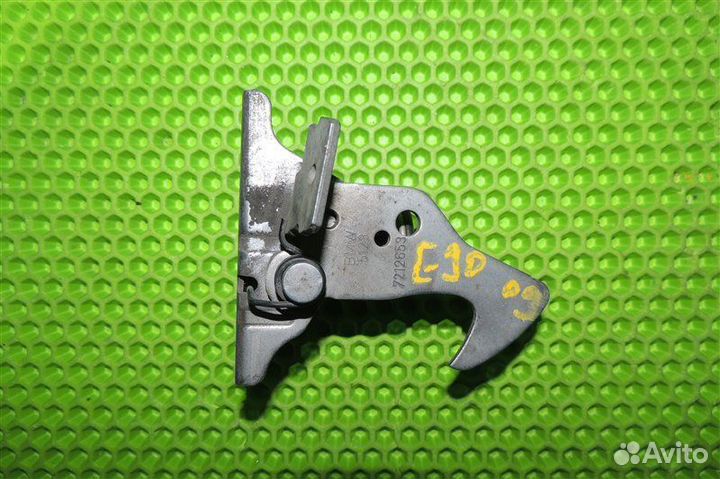 Замок капота Bmw M3 E90 N64N 2009