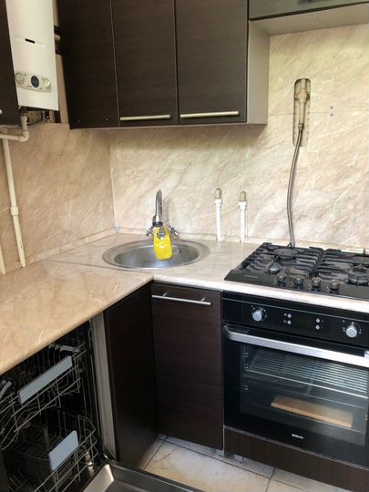 2-к. квартира, 50 м², 3/3 эт.