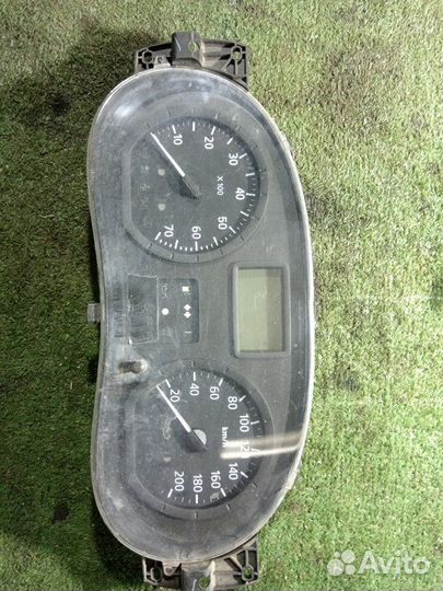 Панель приборов Renault Logan 2011